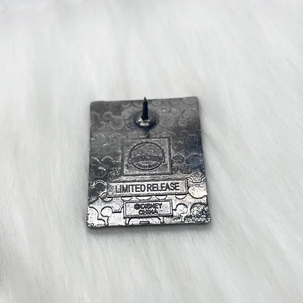 🔮 5/$25 Disney Peter Pan Tinker Bell Black And White Snapshot Pin‎